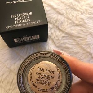 Mac creamy eyeshadow paint pot